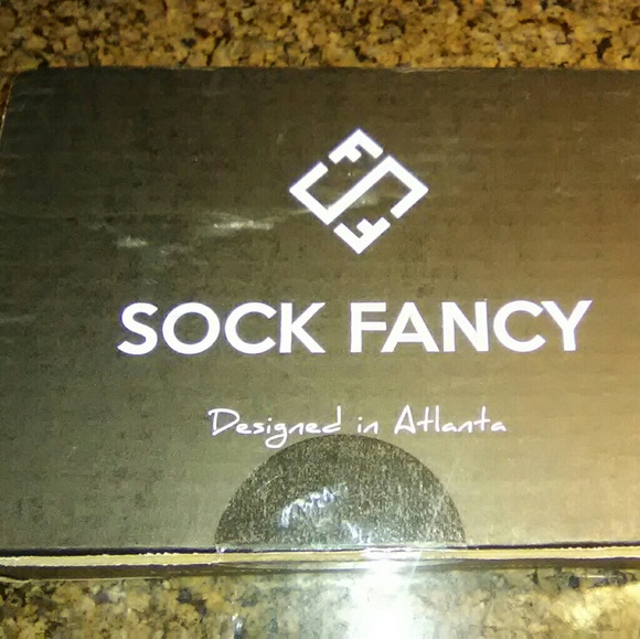 Box of 6 Pairs of Designer Socks - Picture 3 of 5